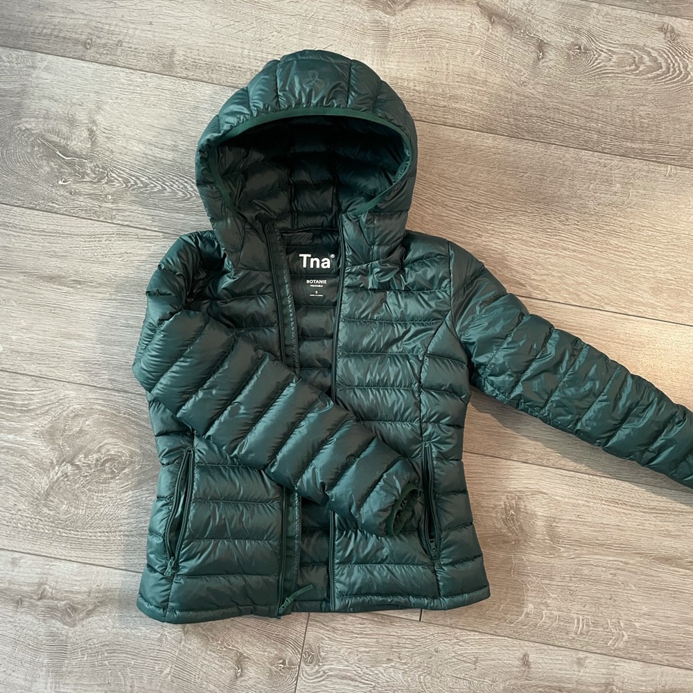 ARITZIA TNA BOTANIE PUFFER IVY LEAGUE GREEN